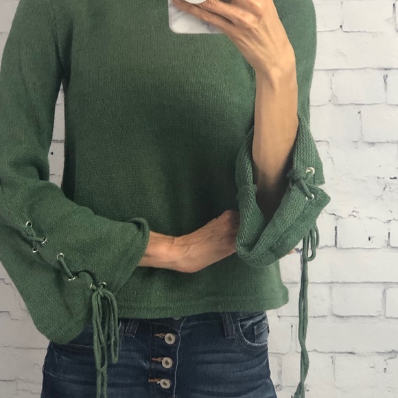 Sweater - Picture 4 of 4